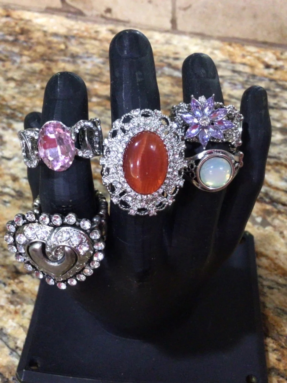 Lot of 14 great looking stretchy band rings. All in excellent shape